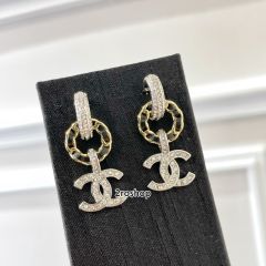 CHANEL 피어싱