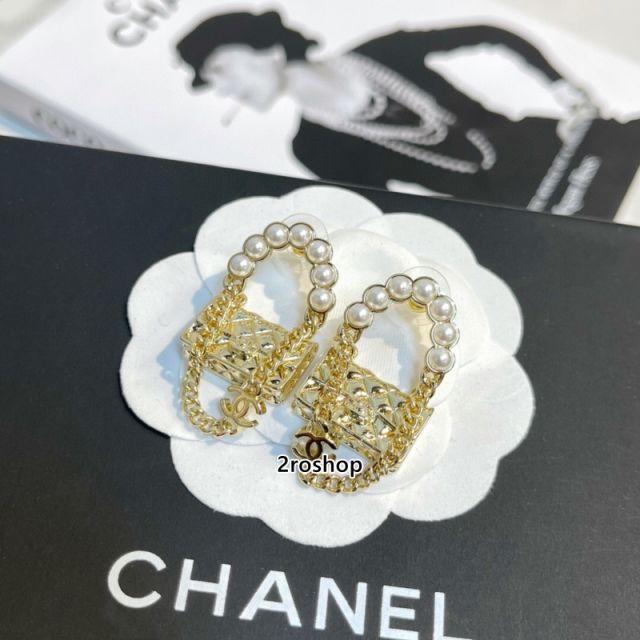 CHANEL 피어싱