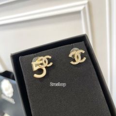 CHANEL 피어싱