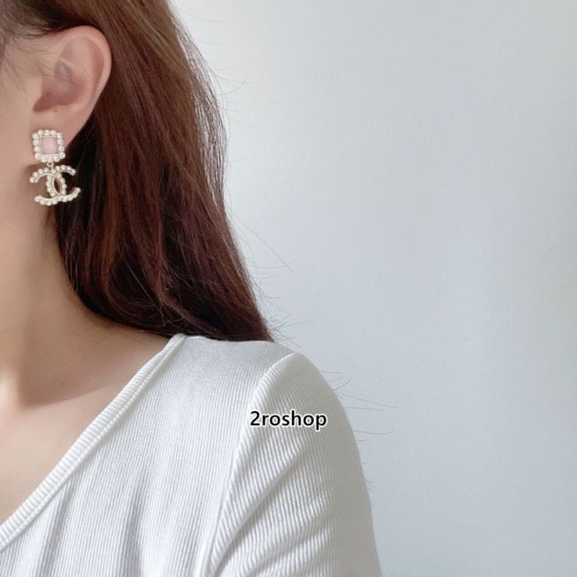 CHANEL 피어싱