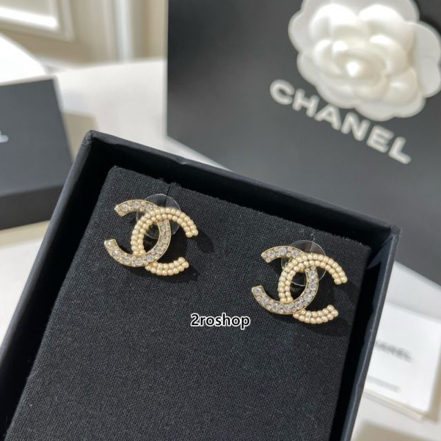 CHANEL 피어싱