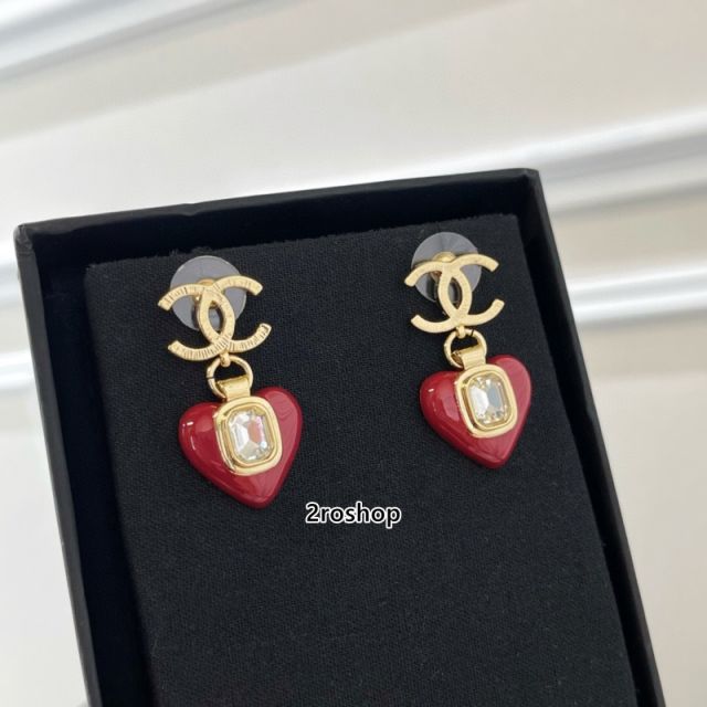 CHANEL 피어싱