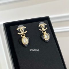 CHANEL 피어싱