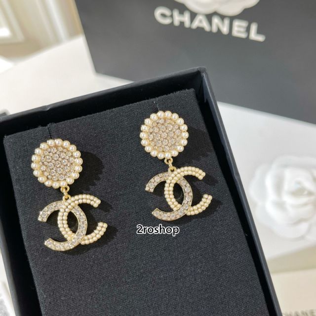 CHANEL 피어싱