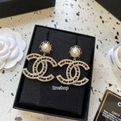 CHANEL 피어싱
