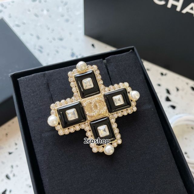 CHANEL 브로치
