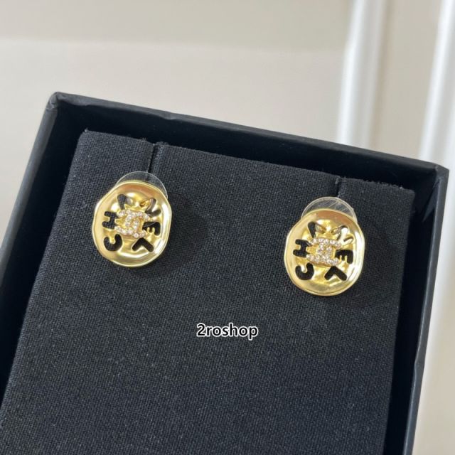 CHANEL 피어싱