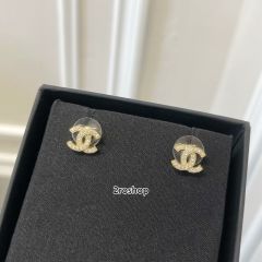 CHANEL 피어싱