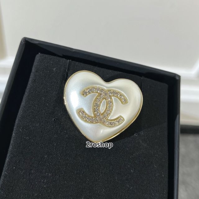 CHANEL 브로치