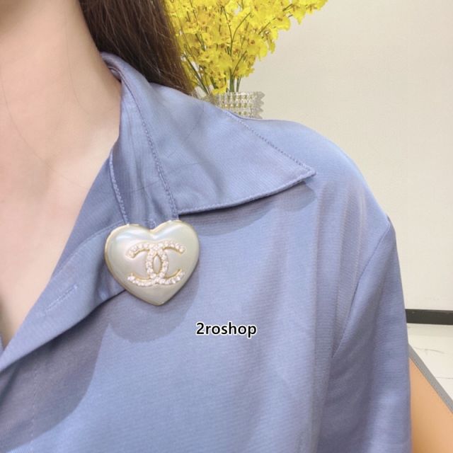 CHANEL 브로치