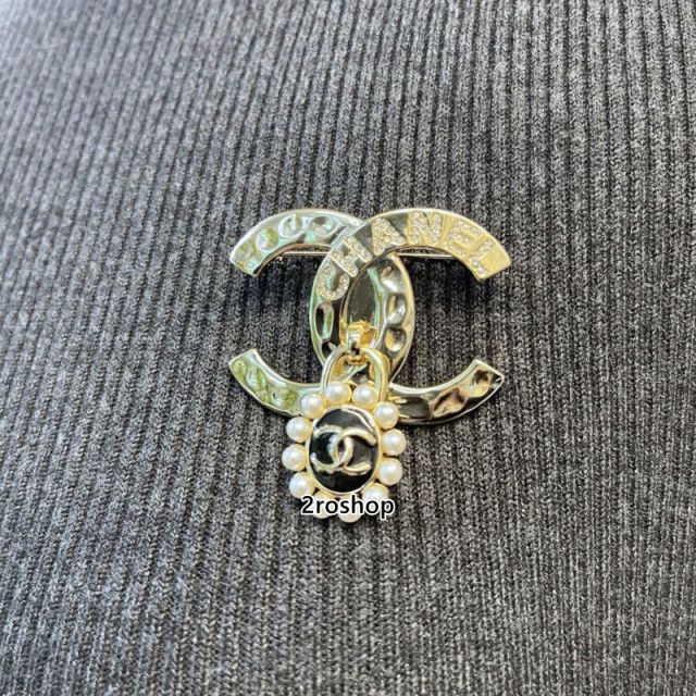 CHANEL 브로치