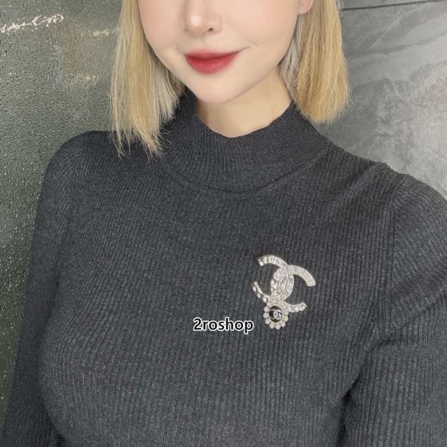 CHANEL 브로치