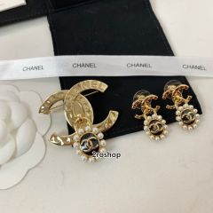 CHANEL 피어싱