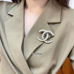 CHANEL 브로치