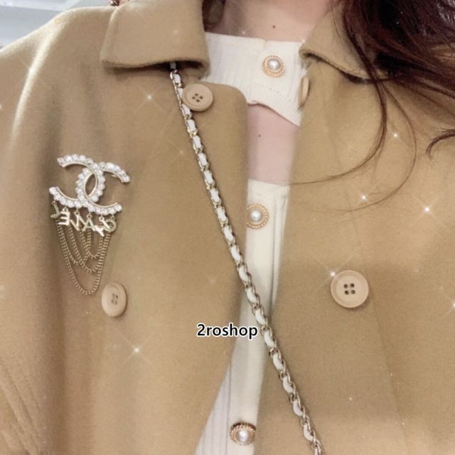 CHANEL 브로치