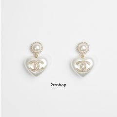 CHANEL 피어싱