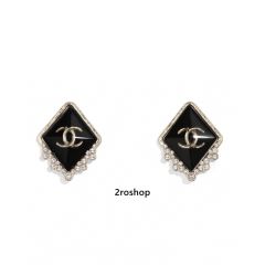 CHANEL 피어싱