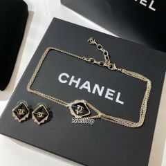 CHANEL 피어싱