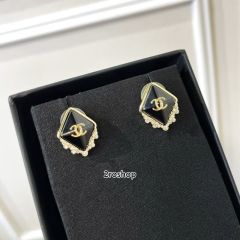 CHANEL 피어싱