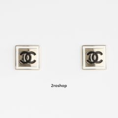 CHANEL 피어싱