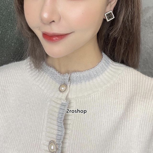 CHANEL 피어싱