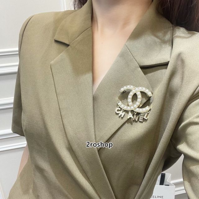 CHANEL 브로치