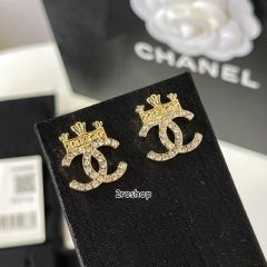 CHANEL 피어싱