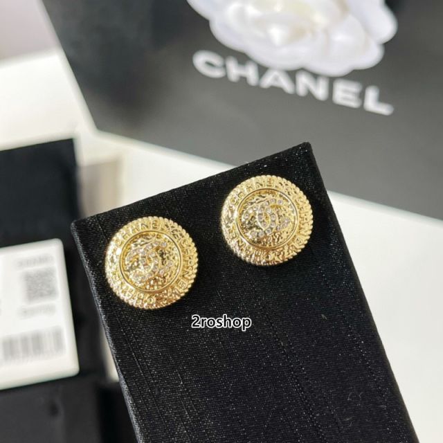 CHANEL 피어싱