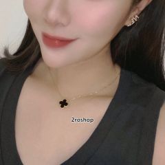 CHANEL 피어싱