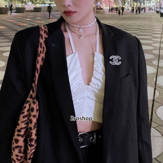 CHANEL 브로치