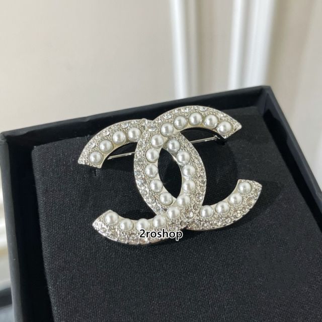 CHANEL 브로치