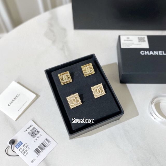 CHANEL 피어싱