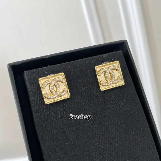 CHANEL 피어싱