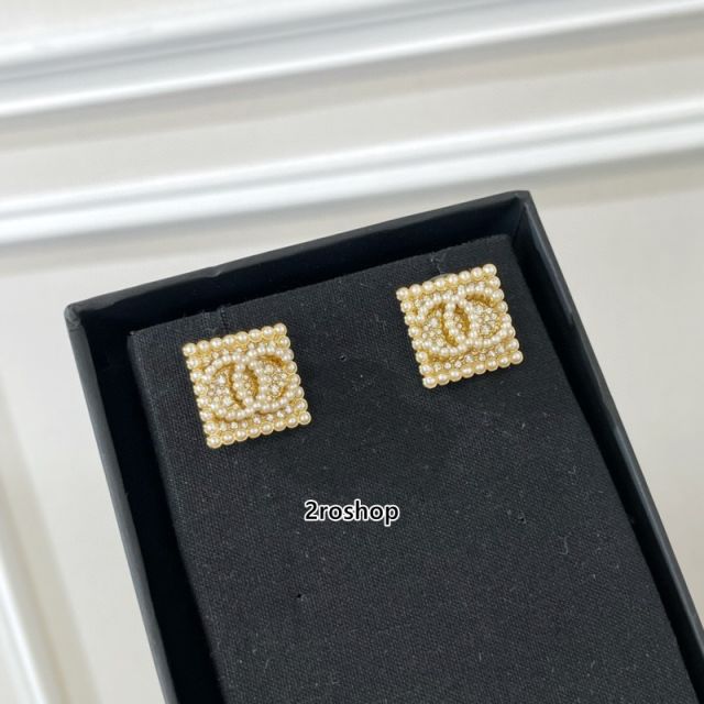 CHANEL 피어싱