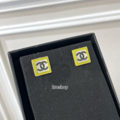 CHANEL 피어싱