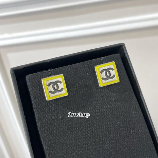 CHANEL 피어싱