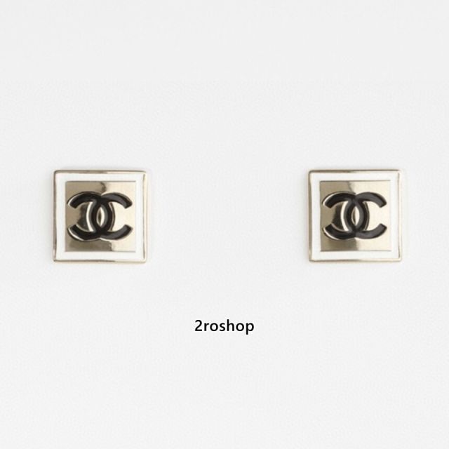 CHANEL 피어싱