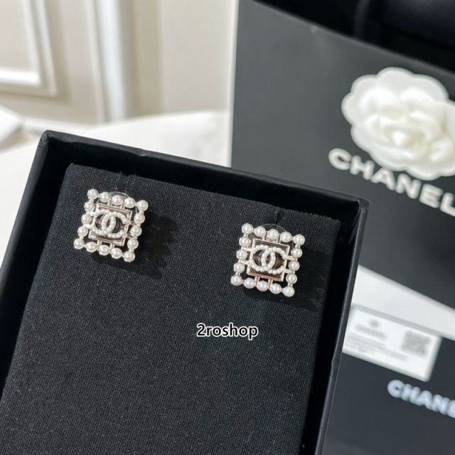 CHANEL 피어싱
