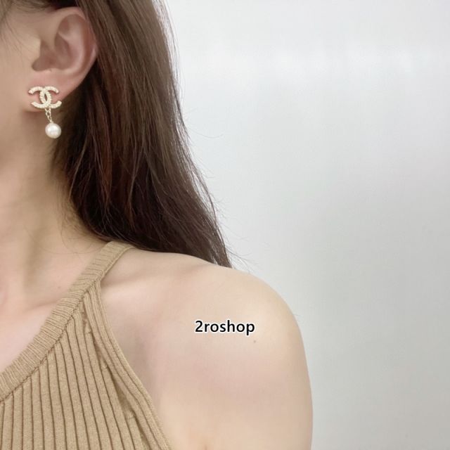 CHANEL 피어싱