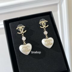 CHANEL 피어싱