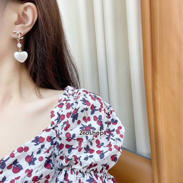 CHANEL 피어싱