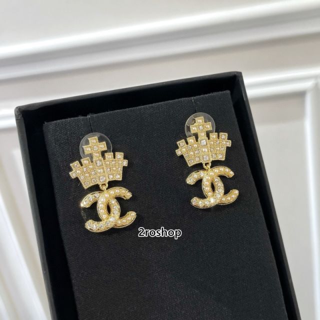 CHANEL 피어싱