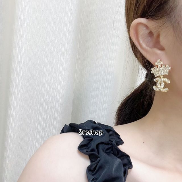 CHANEL 피어싱