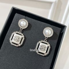 CHANEL 피어싱