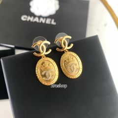 CHANEL 피어싱