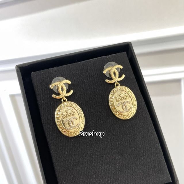 CHANEL 피어싱