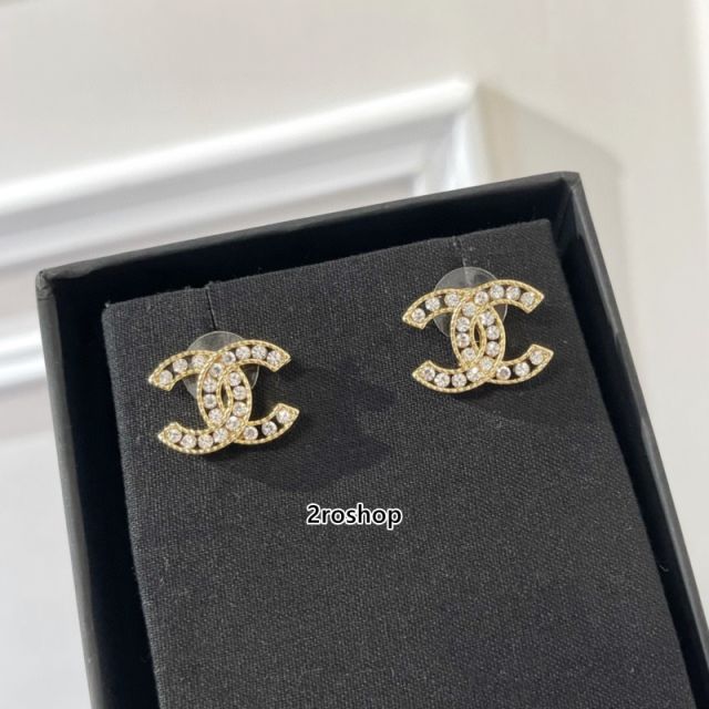 CHANEL 피어싱