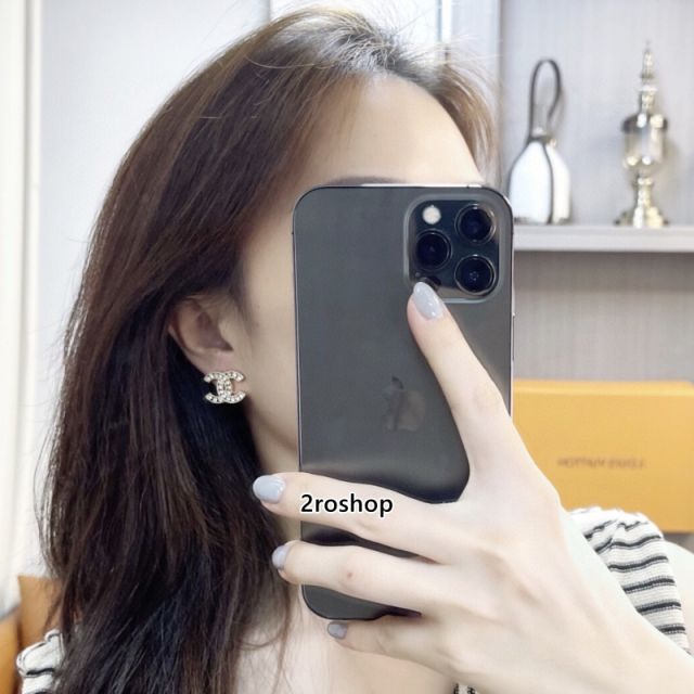 CHANEL 피어싱