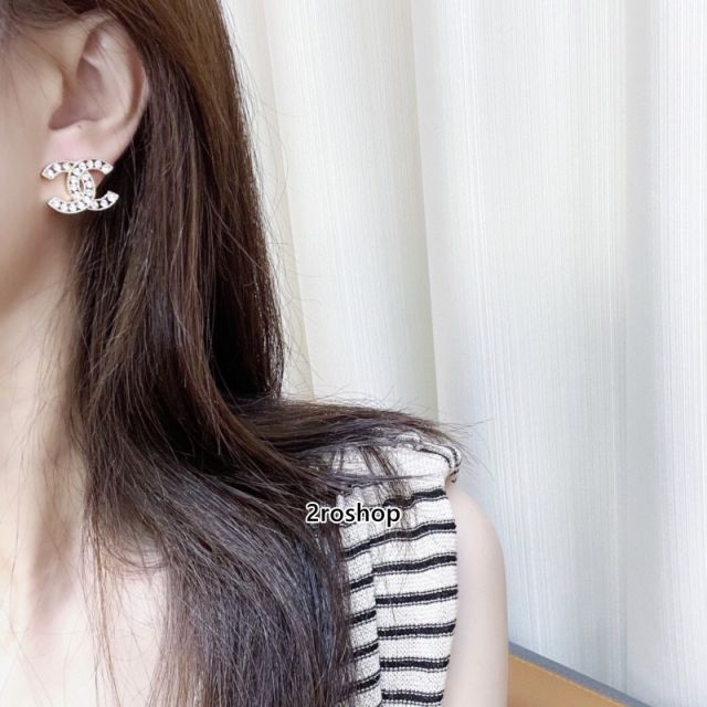 CHANEL 피어싱