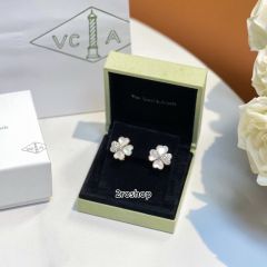 Van Cleef & Arpels 피어싱